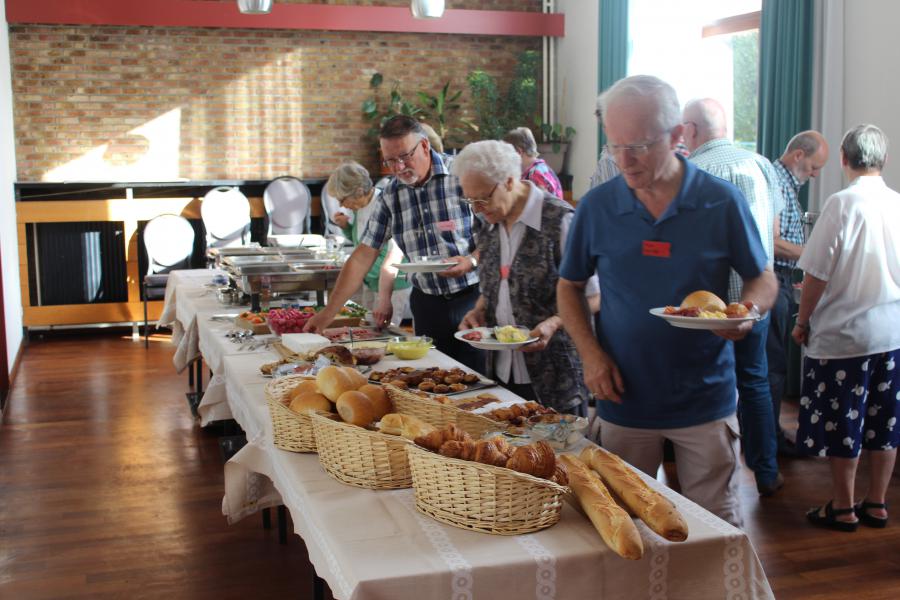De bijeenkomst werd ingeleid met een uitgebreid ontbijtbuffet