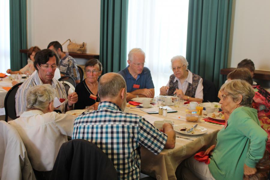 Samen ontbijten en kennismaken, dat gaat goed samen