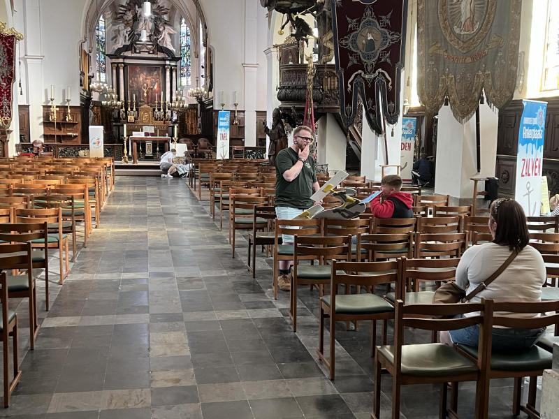Vormseltocht in de Sint-Willibrorduskerk, zaterdag 12 april 2025 © Dirk Bellens