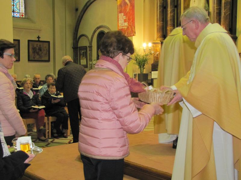 Voetwassing Witte Donderdag in de Sint Servaaskerk 