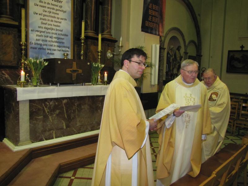 Voetwassing Witte Donderdag in de Sint Servaaskerk 
