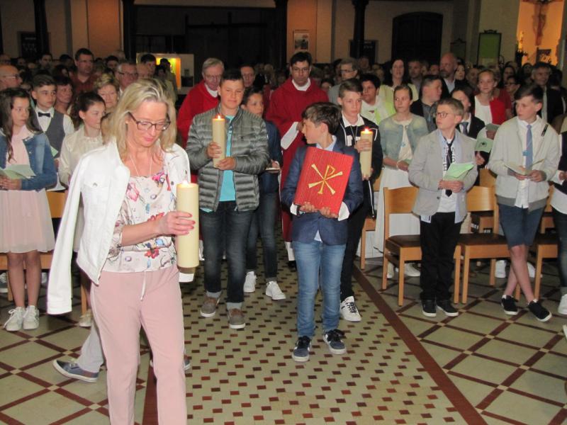 Foto`s van èèndaagse activiteiten en vormselviering vormelingen Centrum 