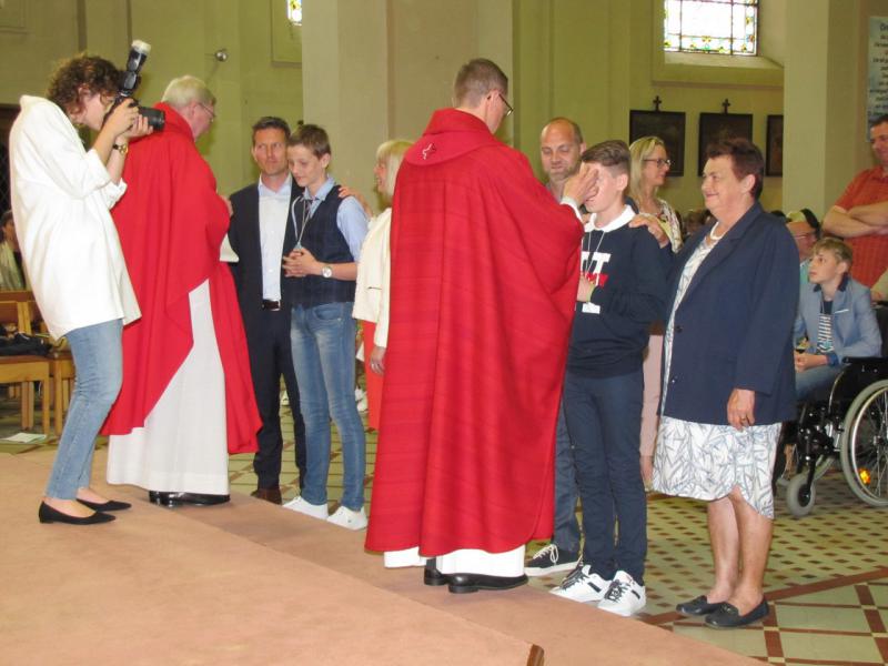 Foto`s van èèndaagse activiteiten en vormselviering vormelingen Centrum 