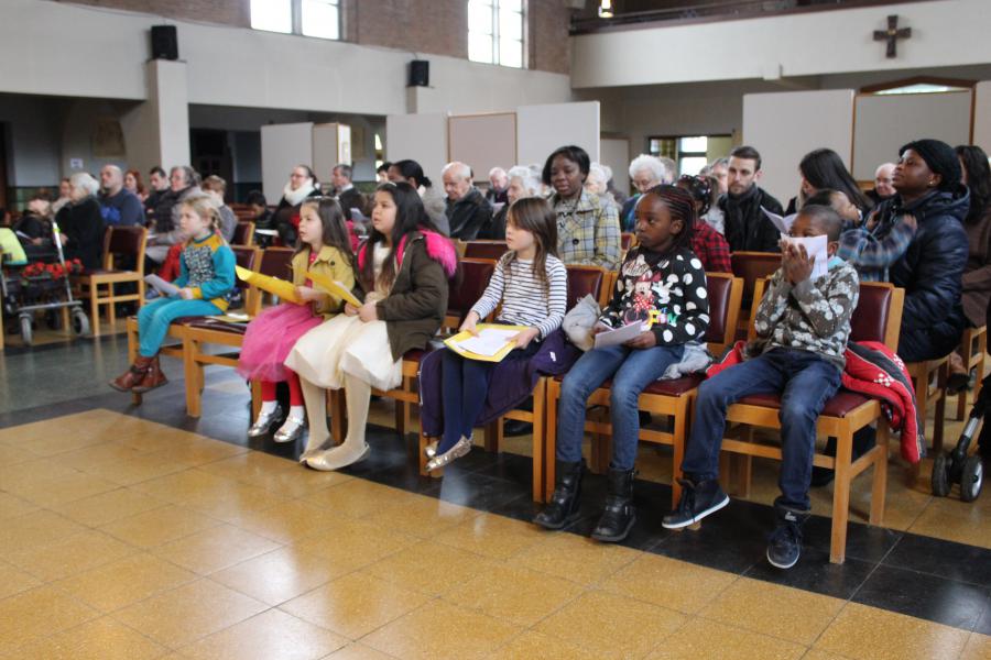 Naamopgave van de eerste communicanten © JvR