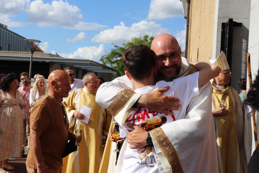 Grote vreugde tijdens de receptie naderhand © Jente Vandewijer