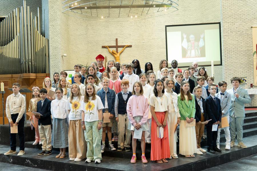 10 mei 2025 de viering om 11.30 uur in Pius X, Wilrijk © 't Fotograafken, Belsele