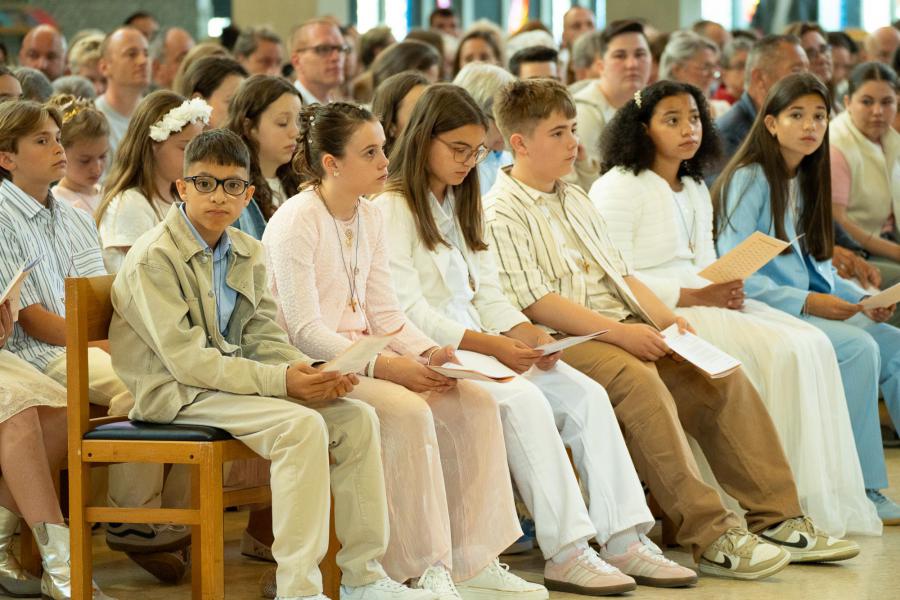 De vormselviering in de Heilige Familiekerk, 7 juni 2025 © 't Fotograafken