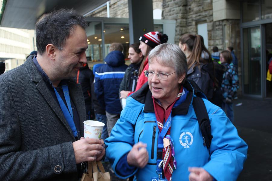 Jan Bethune naast de verantwoordelijke van de Duitse Scouts © Guido Dumon