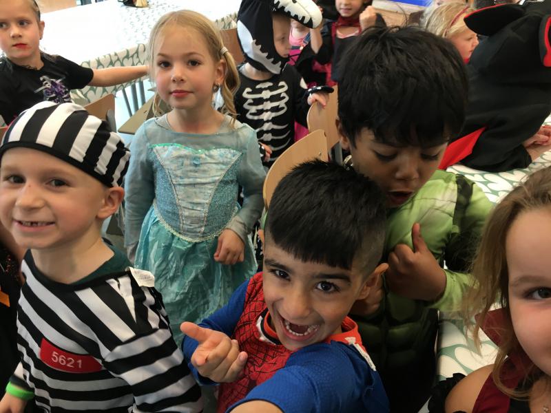 Halloween op internaat © zdb