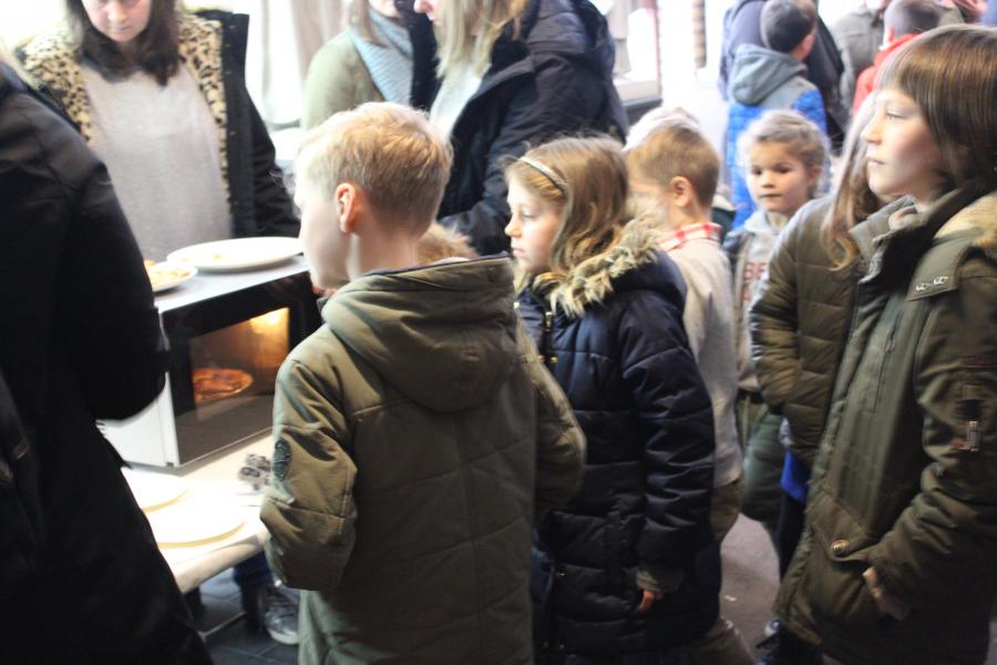 Na de viering: lekker snoepen! 