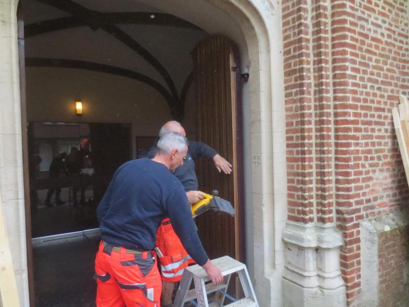 kerkdeuren hersteld © parochie Onze-Lieve-Vrouw Lichtaart