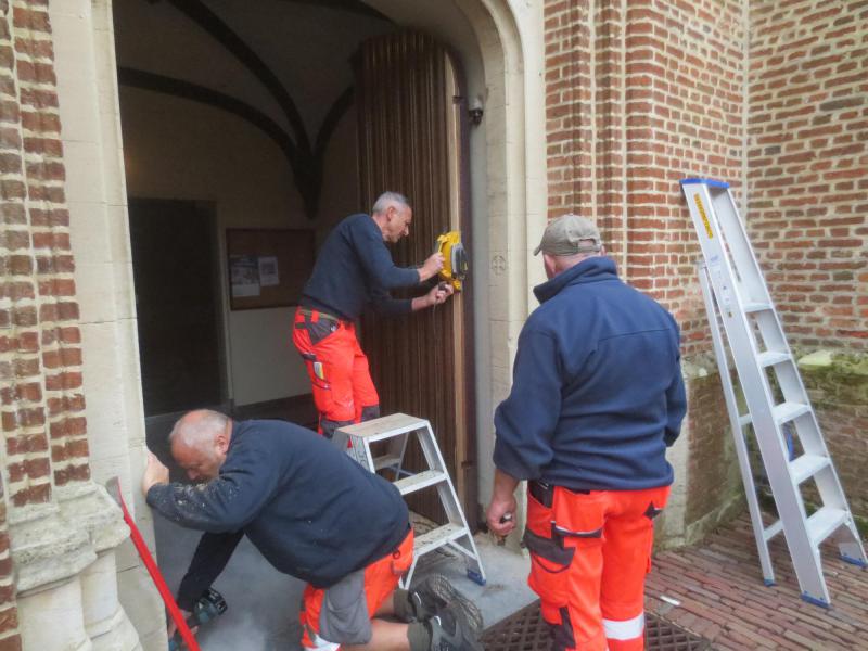 kerkdeuren hersteld © parochie Onze-Lieve-Vrouw Lichtaart