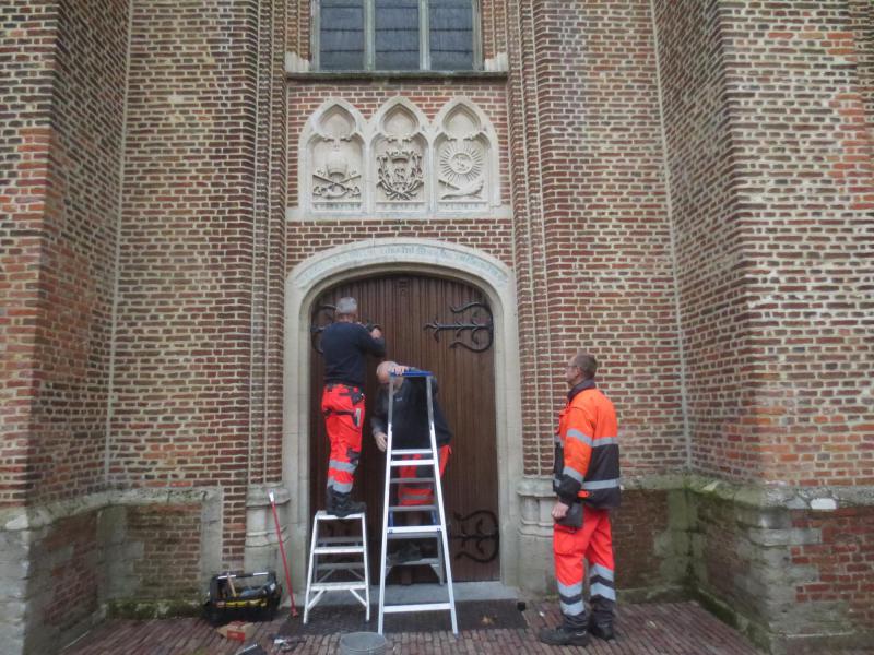 kerkdeuren hersteld © parochie Onze-Lieve-Vrouw Lichtaart