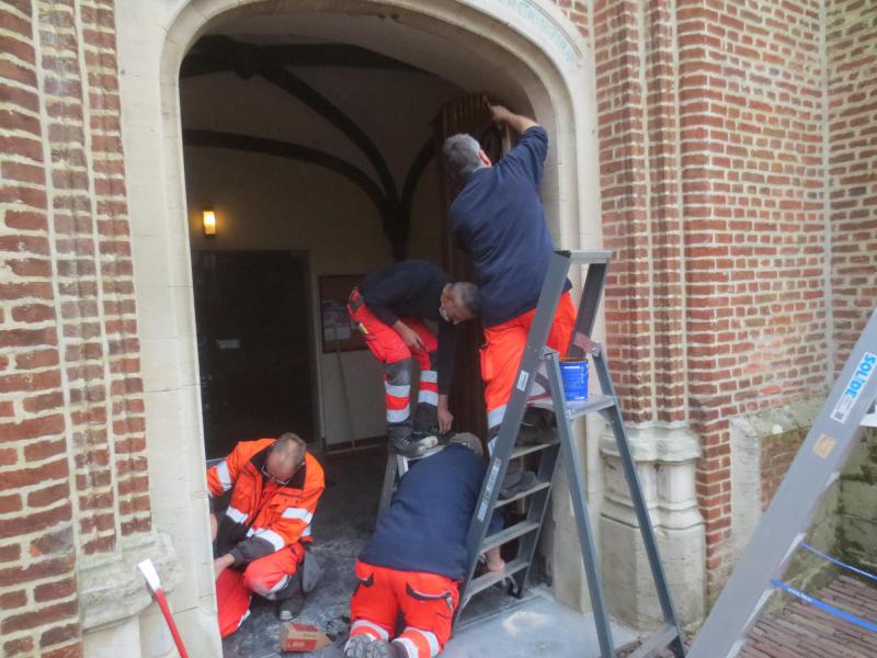 kerkdeuren hersteld © parochie Onze-Lieve-Vrouw Lichtaart