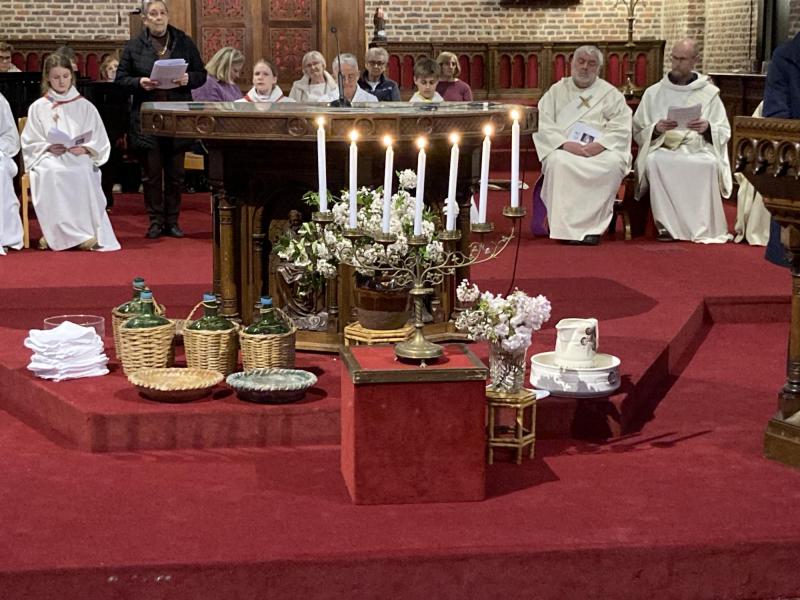 Witte Donderdag in de Sint-Augustinuskerk in Stasegem © Hans van Hove