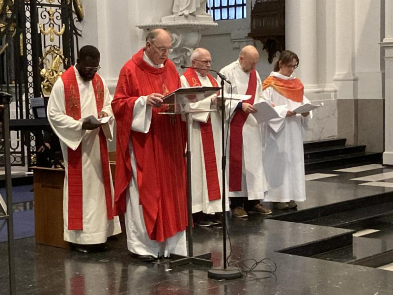 Goede Vrijdag in de Sint-Salvatorkerk in Harelbeke © Hans van Hove