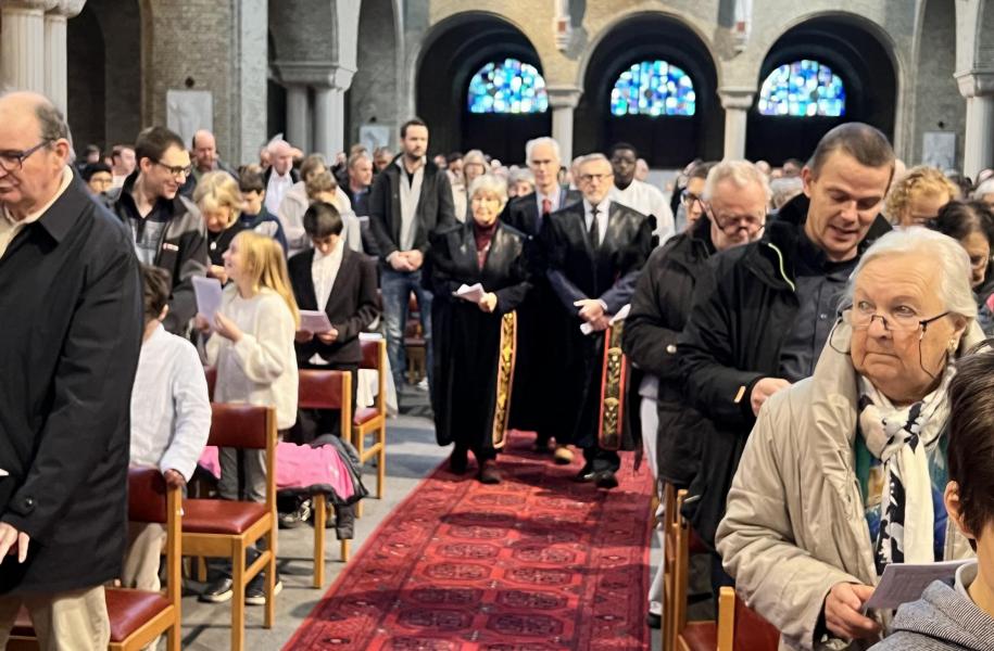 de leden van de kapel en de kerkfabriek © Dirk Bellens
