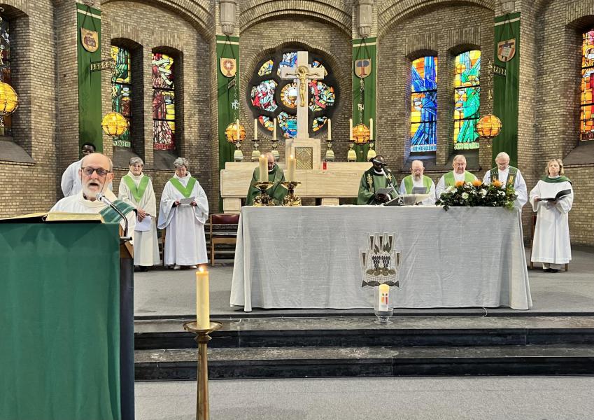 tijdens het evangelie © Mia Verbanck