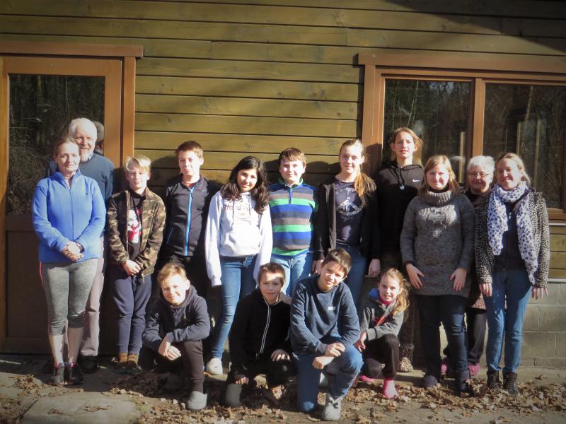 De vormelingen met hun catechisten © Ilse Van Boven