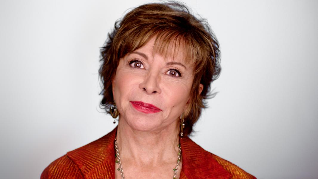 Schrijfster Isabel Allende. © EO