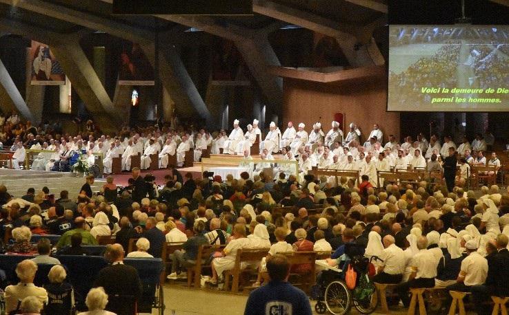 Internationale viering Lourdes © PE Tabor Peer