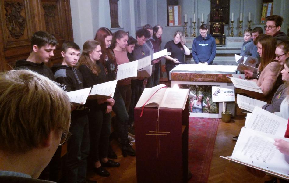 Bij de Vastenperiode hoort een ingetogen gebedsmoment in de kapel van de dekenij. © BVR