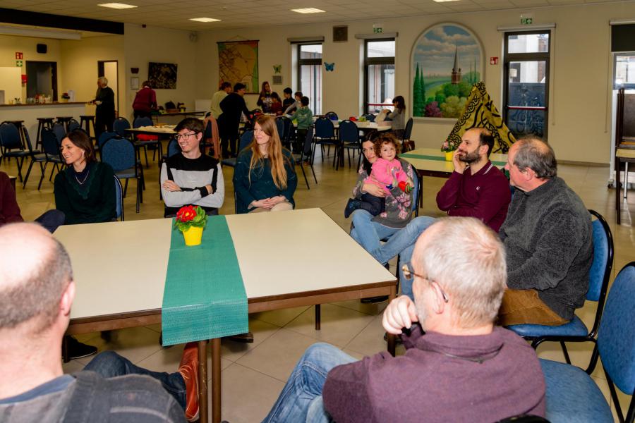 Ouders in gesprek met elkaar @ Jan.J. Holvoet 