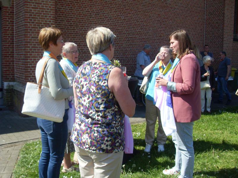 Receptie in het zonnetje © Viviane Van Thielen