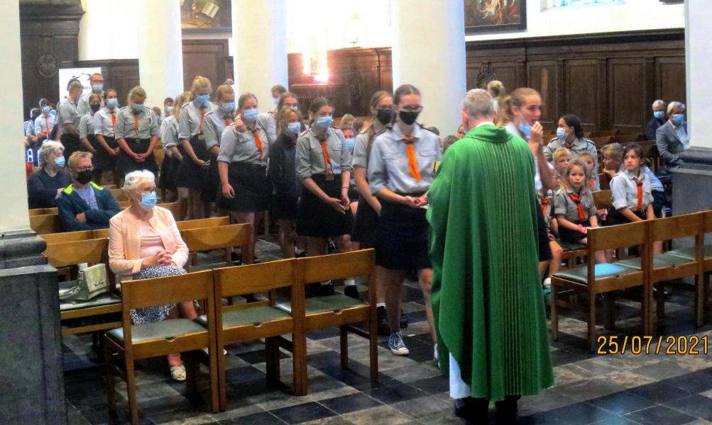 Op 25 juli woonde een prachtige jeugdgroep van VNJ de  misviering bij in de zondagskerk. © Onze-Lieve-Vrouw Lichtaart