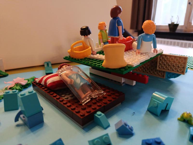 Jezus slaapt tijdens de storm op het meer. © Marianne Slaets