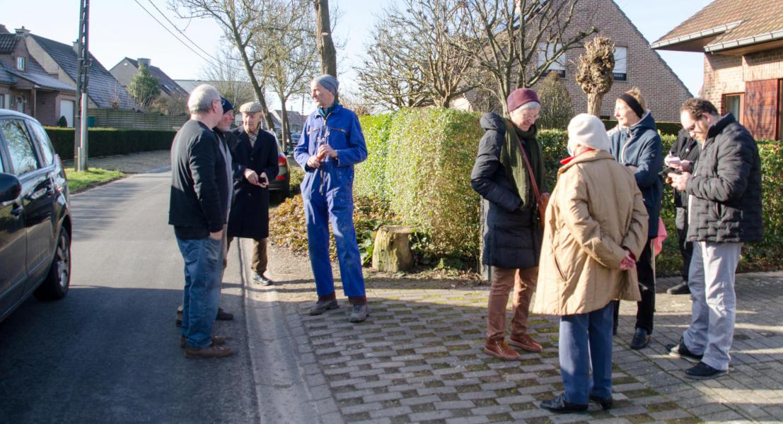 En de massa nieuwsgierigen groeit nog altijd aan … Bij de inwijding op zaterdag 21 mei 2022 zal de Kwadepoelstraat te klein zijn. Je zal wel zien! 