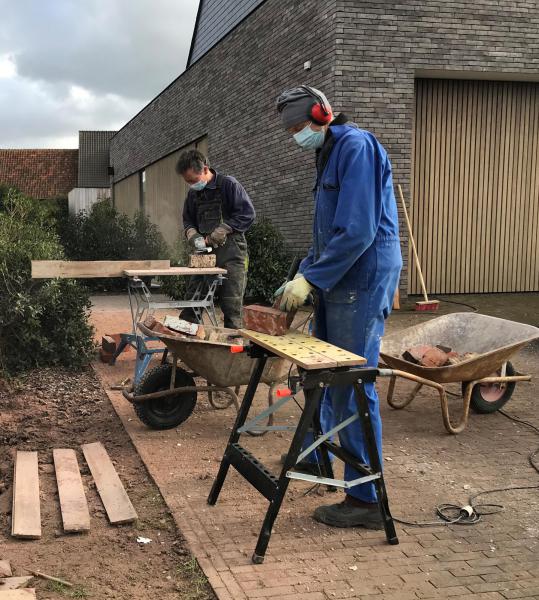 Alle stenen van de intussen verdwenen kapel werden allemaal netjes schoon gemaakt. 