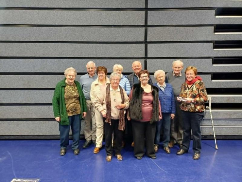 De bestuursleden van KGB Leffinge.Vooraan : Yvette Wayaert, Lieve Desender (voorzitter); 2de rij: Nadege Dolfen, Hedwige Logier, Agnes Feys, Christiane Vandenbussche; acheraan: Daniël Sanders, Hilda Michiels (secretaris), Jef Van Belleghem, Daniël Vergote © Jo Broucke