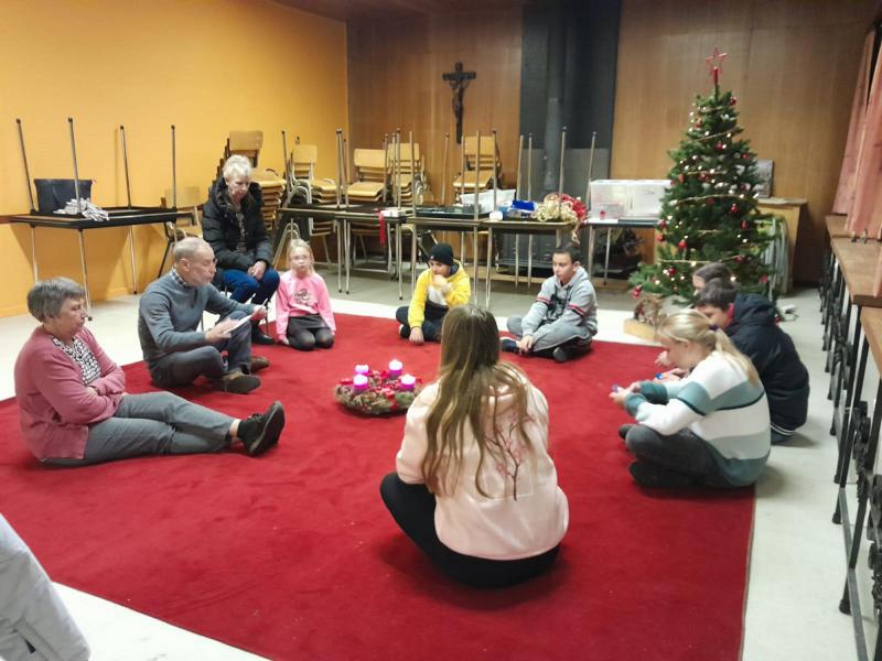 Kinderen vieren Kerst © Liliane Ikirezi