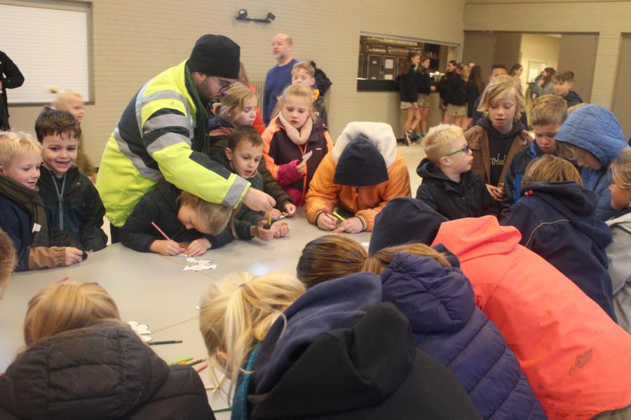 Samen knutselen is plezant © RvH