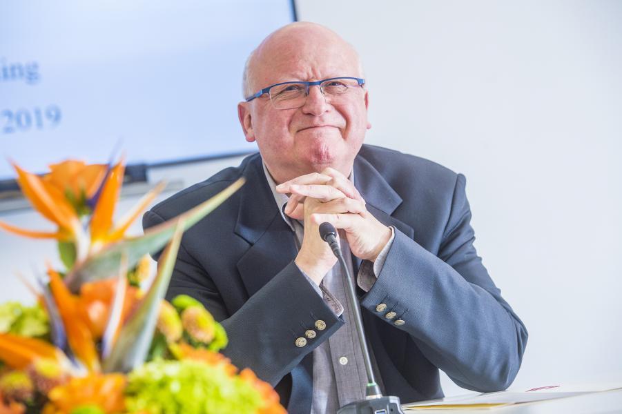 Mgr Lode Van Hecke op de persconferentie © Bisdom Gent, foto: Frank Bahnmüller