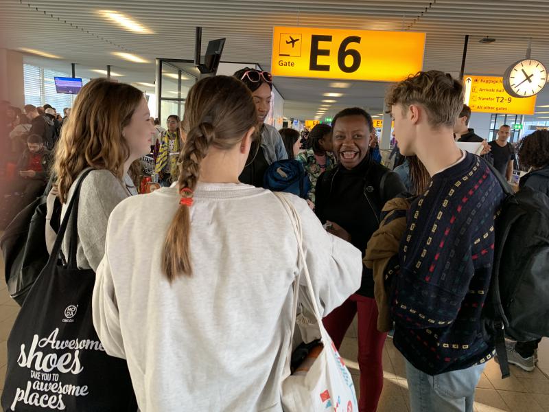 Ook bij de Antwerpse delegatie zat de sfeer er meteen in. 
