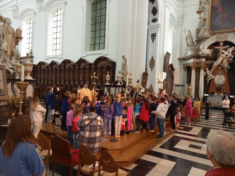 Kinderwoorddienst: In de voetsporen van de Emmaüsgangers - zondag 23 april 2023 - Abdijkerk Ninove © Romina