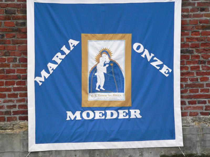 Kapel O.L.Vrouw ter Muren: een vlag 