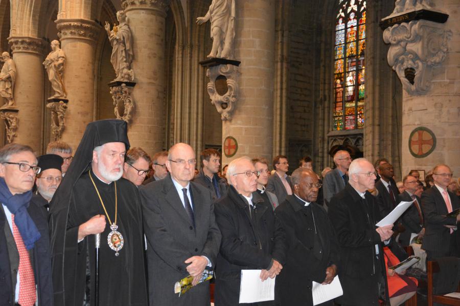 Op de eerste rij van links naar rechts: metropoliet Athenagoras van het Oecumenisch Patriarchaat, minister van Justitie Koen Geens, kanunnik Etienne Quintiens, pauselijk nuntius Augustine Kasujja en kardinaal Jozef De Kesel © Hellen Mardaga