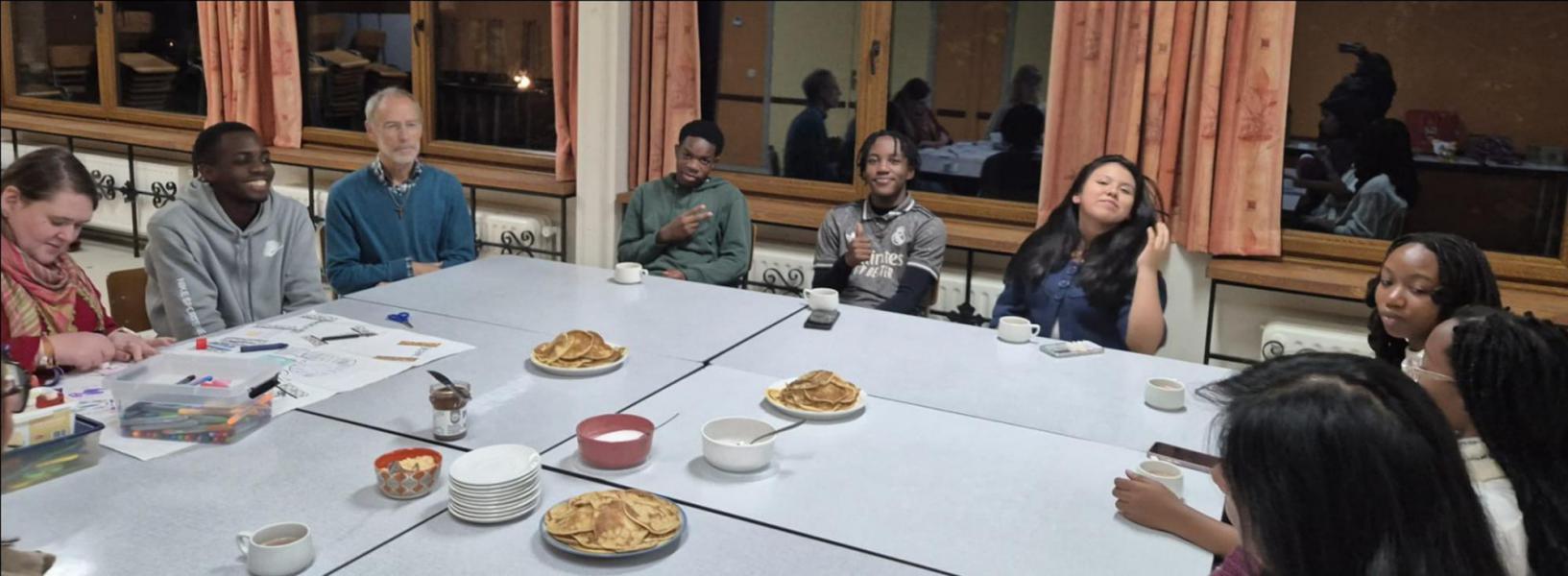 Kennismakingsbijeenkomst van de plussers in oktober 2025 © Hervé