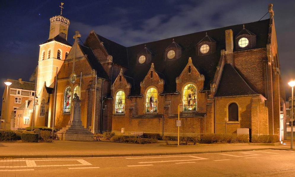 Kerk Sint-Niklaas bij nacht 
