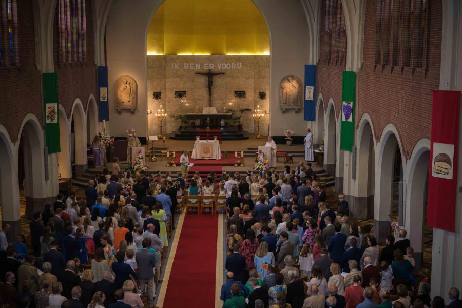De kinderen zaten vooraan. © Wim Duysburgh en Frederik Van Kerkhoven
