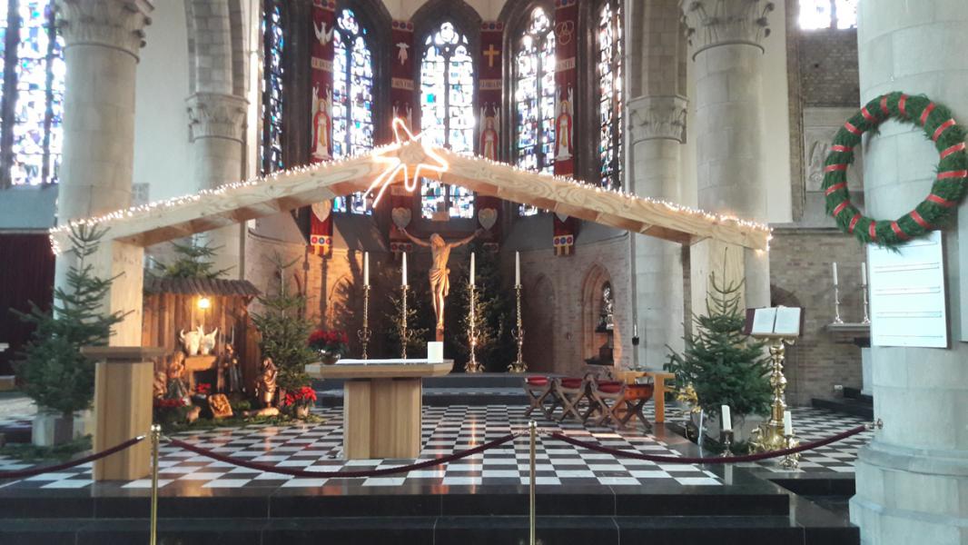 Kerk Diksmuide met Kerst 