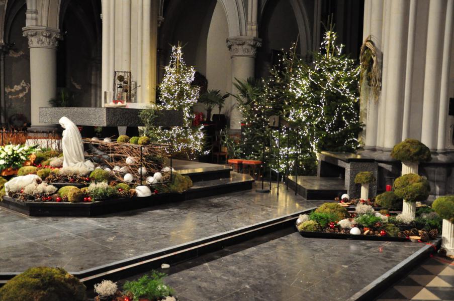 kerk tijdens de Kerstperiode © daniel Duwyn