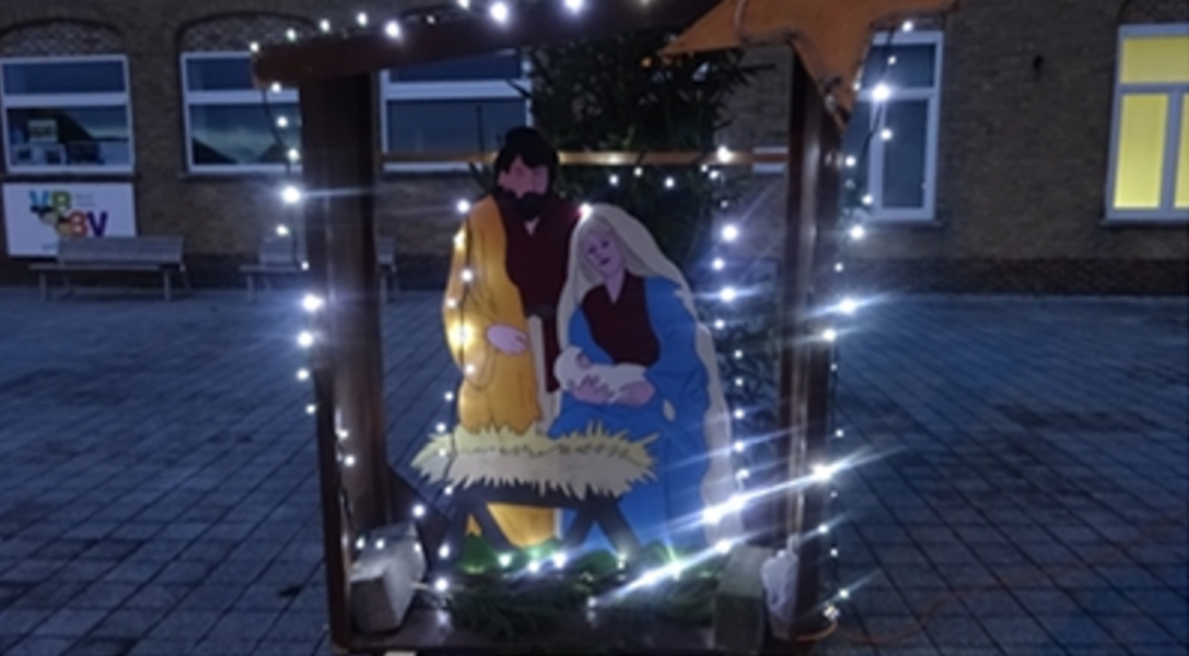 Kerststal voor de school in Beerst 