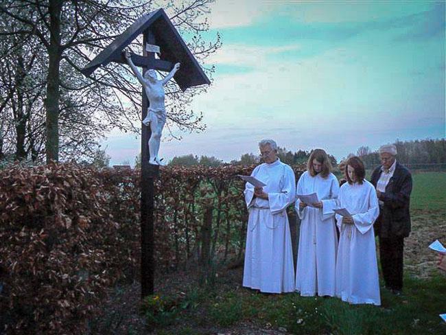 Pastoor Frans aan het kruis van Ten Bos (2009) 