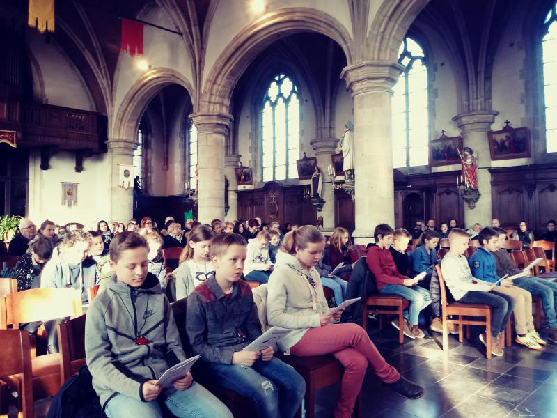 Kruisoplegging Vormelingen Appelterre-Eichem © An De Cooman