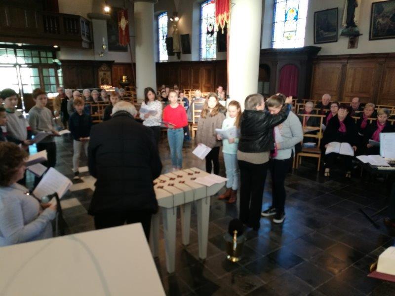Kruisoplegging Vormelingen Nederhasselt © Libain Anckaert