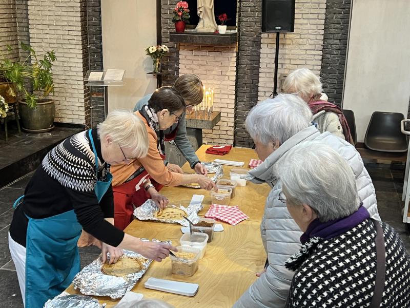 "Met lichtmis is geen vrouwke zo arm, of ze maakt haar panneke warm", daarom mochten ook dit jaar de pannenkoeken niet ontbreken, 1 februari 2026 © Dirk Bellens